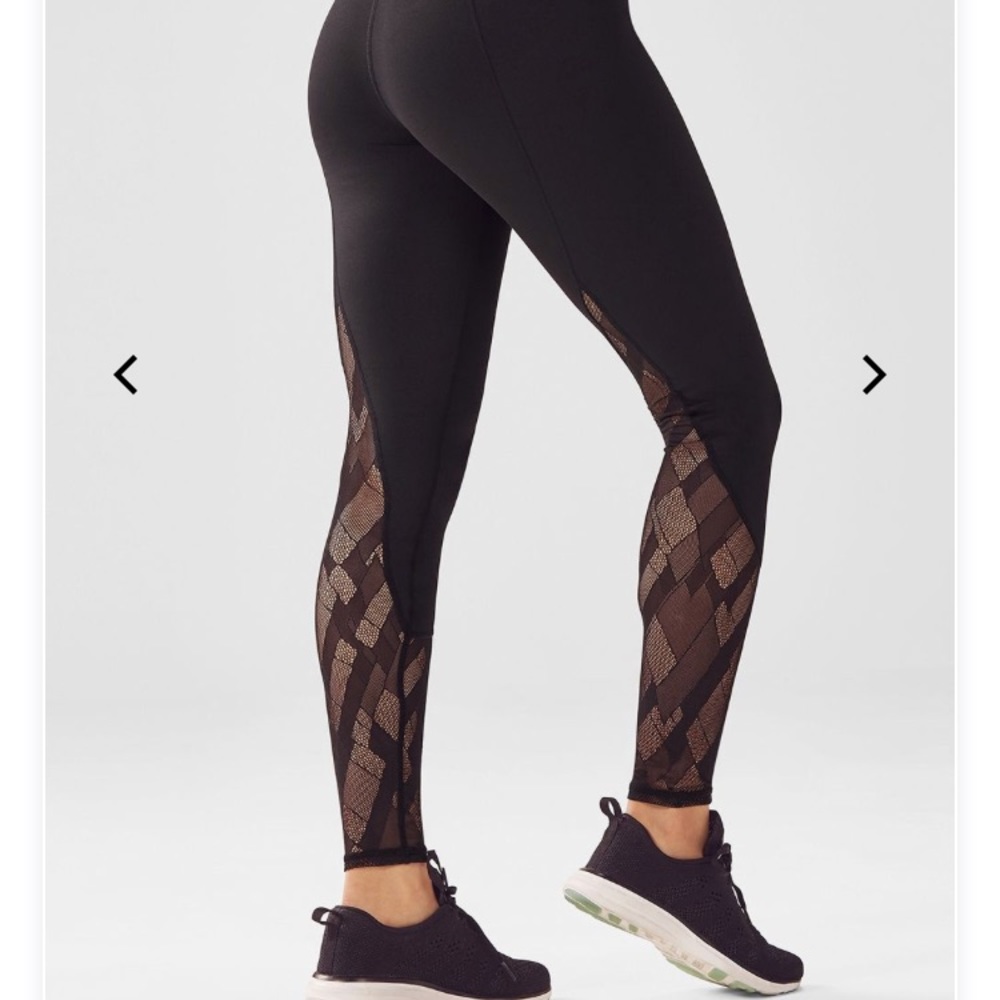 Fabletics. Worn once. 7/8 pant. High waist!